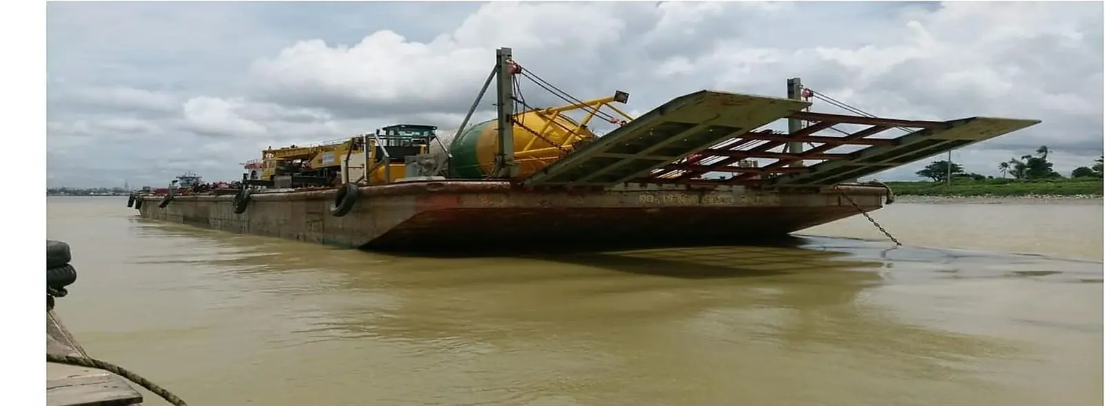 Project cargo barge